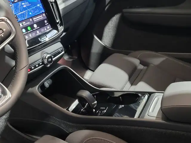 Volvo XC40 view 21