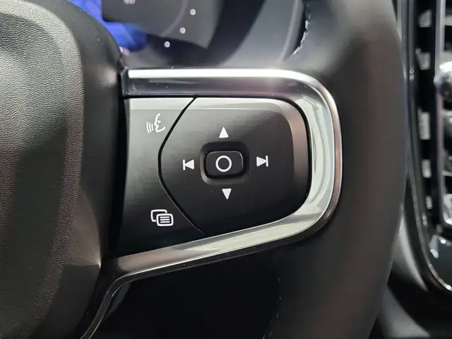 Volvo XC40 view 18