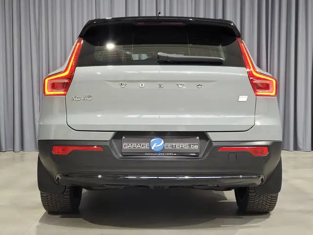 Volvo XC40 view 4