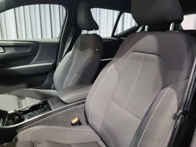 Volvo XC40 view 25