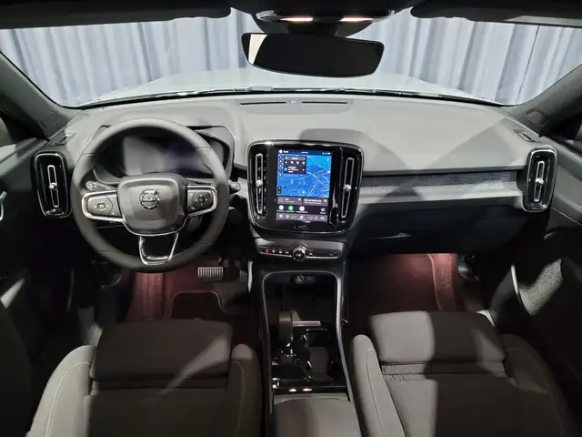 Volvo XC40 view 12