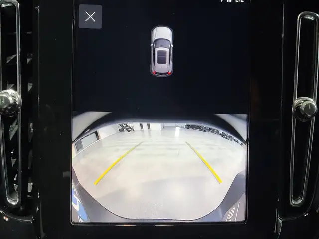 Volvo XC40 view 14