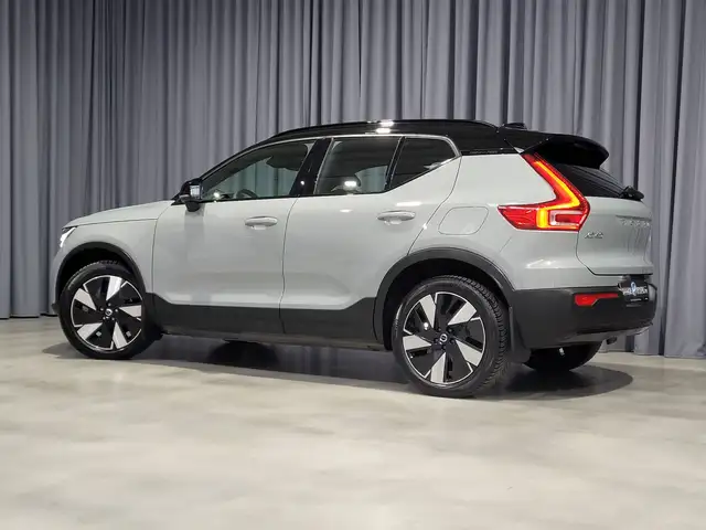 Volvo XC40 view 9