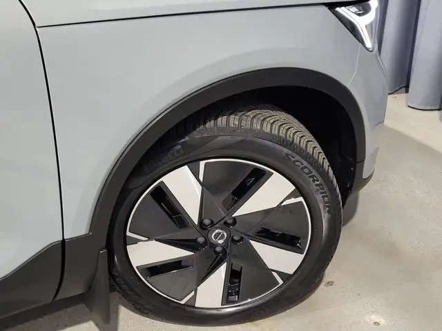 Volvo XC40 view 7