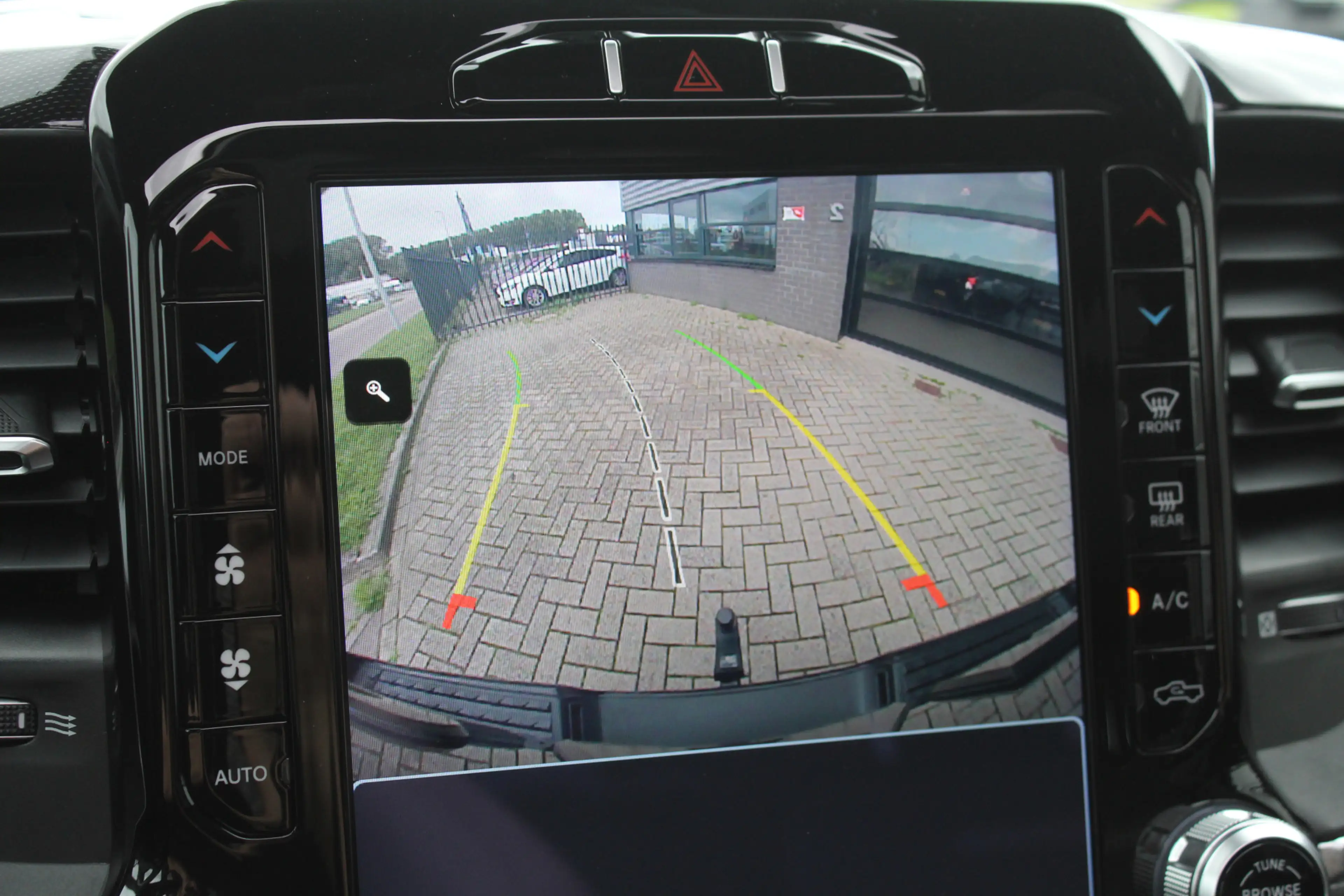 Dodge RAM 1500 5.7 V8 4x4 Crew Cab Laramie / Luchtvering / P — photo 14