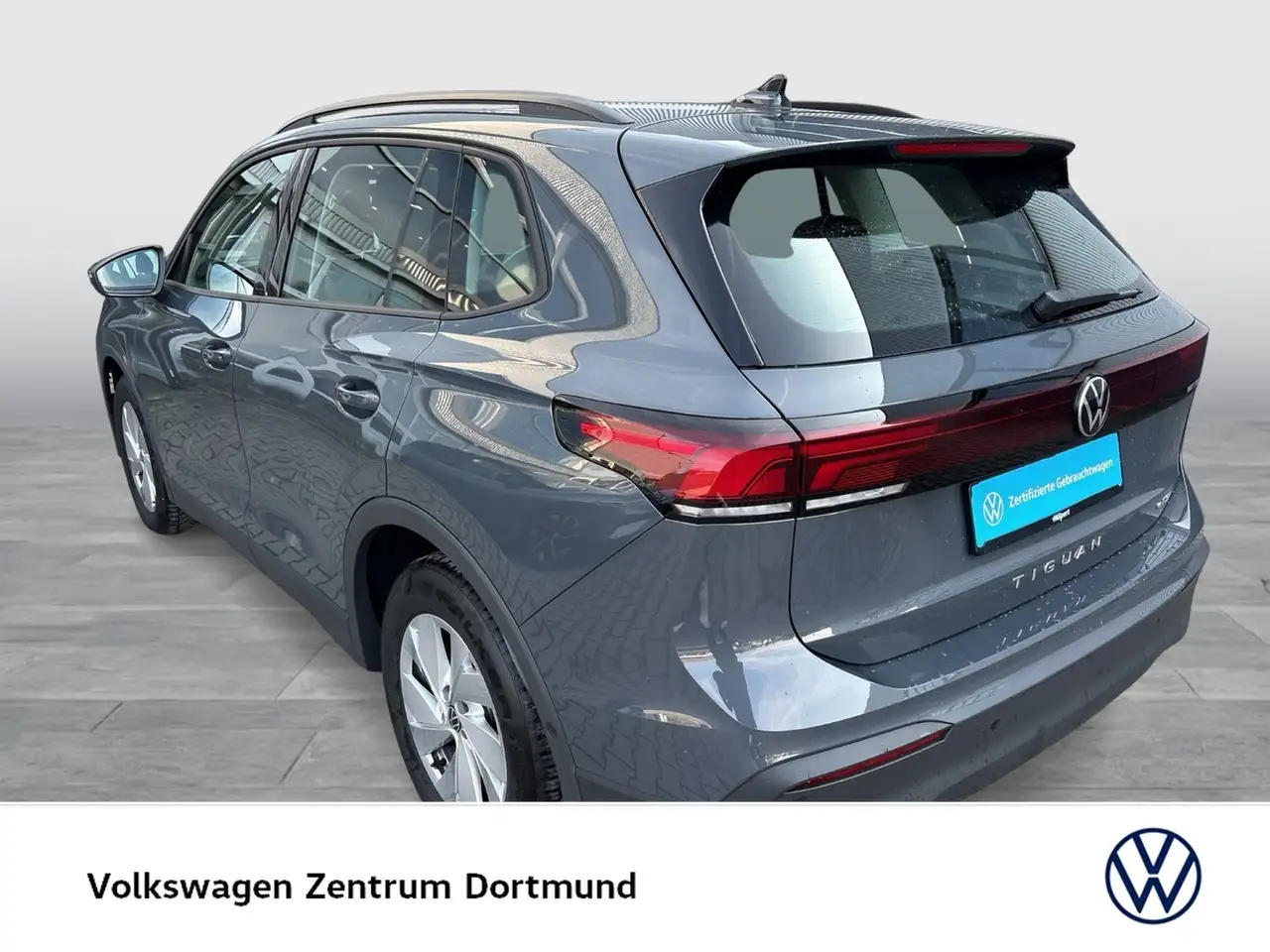 Volkswagen Tiguan 1.5 eTSI AHK CAM NAVI LM17 CARPLAY SITZHZ 4