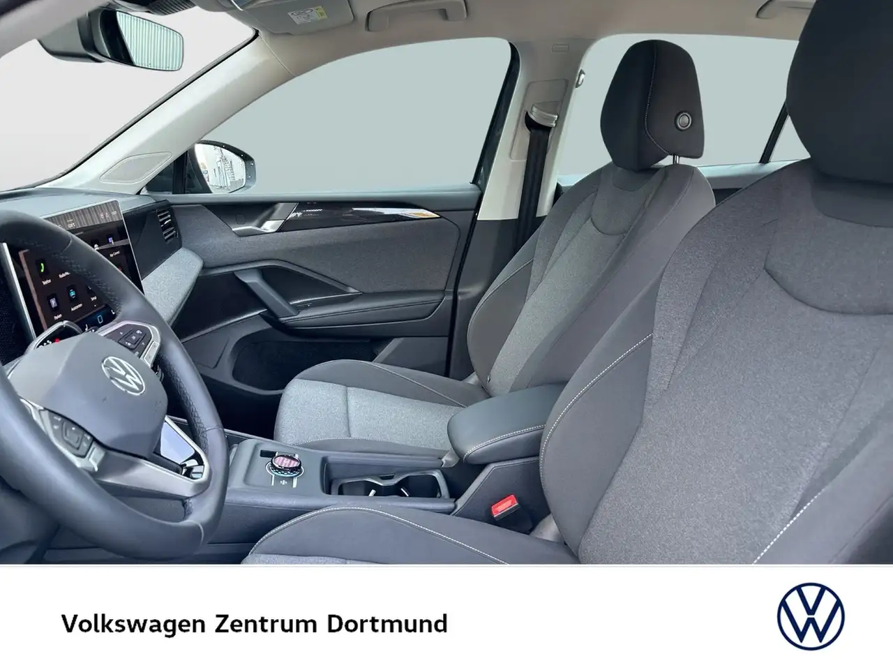 Volkswagen Tiguan 1.5 eTSI AHK CAM NAVI LM17 CARPLAY SITZHZ 8