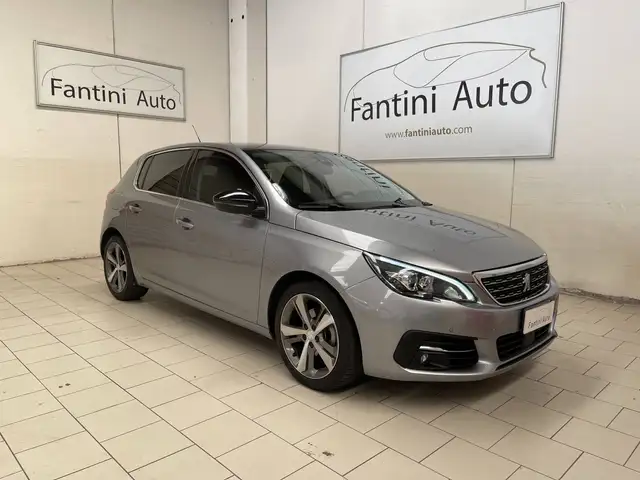 Peugeot 308 main image