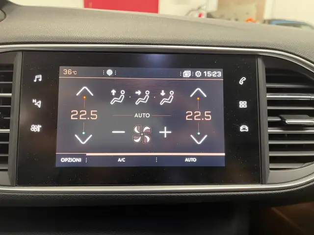Peugeot 308 view 13