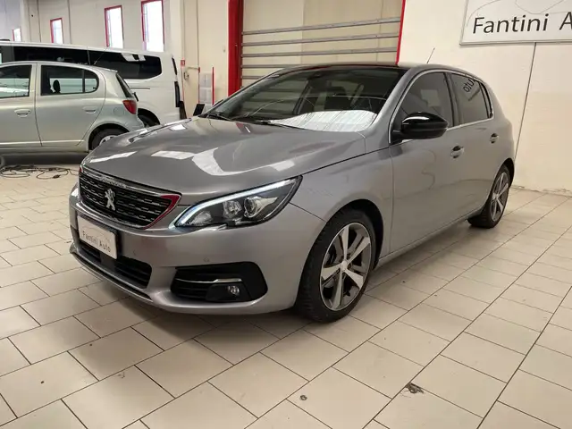 Peugeot 308 view 6
