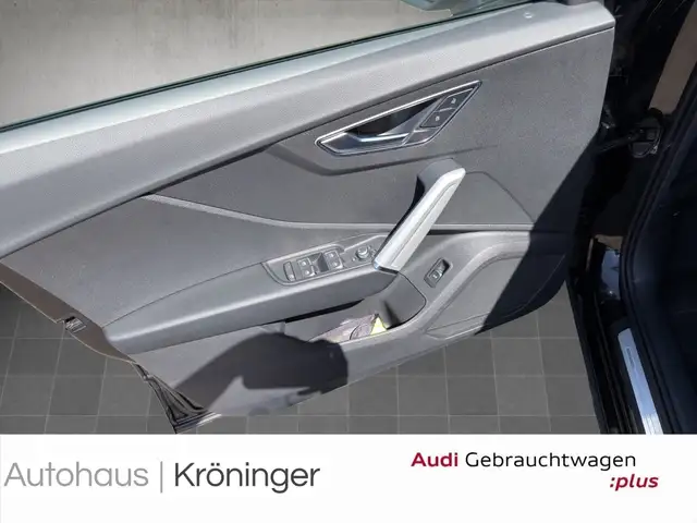 Audi Q2 view 8