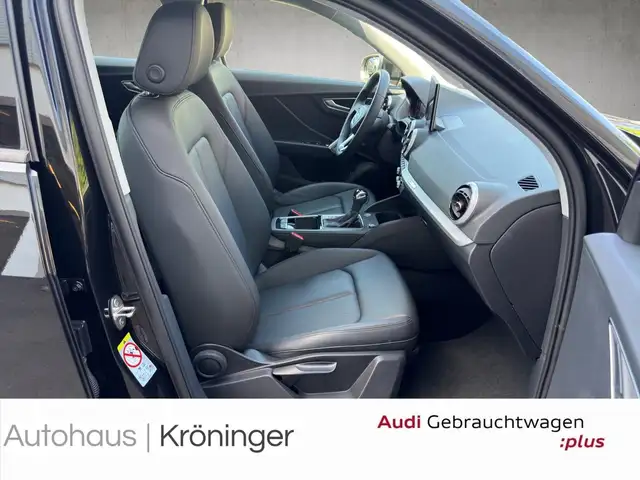 Audi Q2 view 9