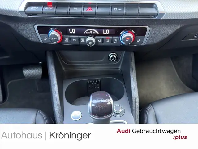 Audi Q2 view 14
