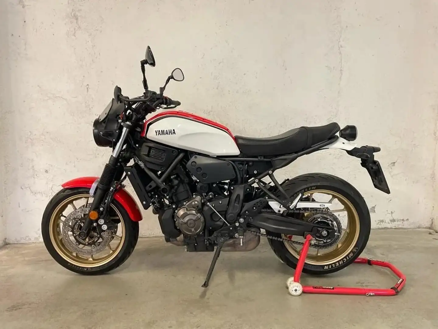 Yamaha XSR 700 Bianco - 1