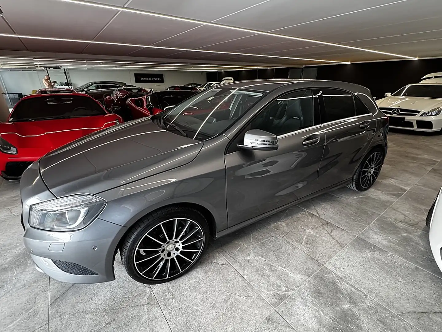 Mercedes-Benz A 180 CDI Automatik , Bi-Xenon, Sitzheizung Teil-Leder Grau - 1