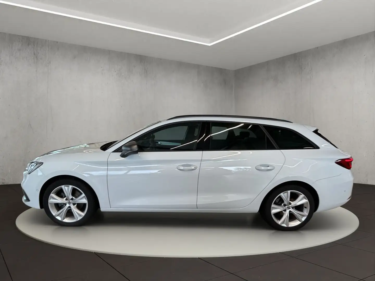 SEAT Leon Sportstourer FR 1.5 e TSI Weiß - 2