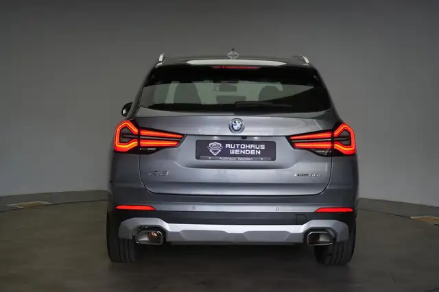 BMW X3 view 4