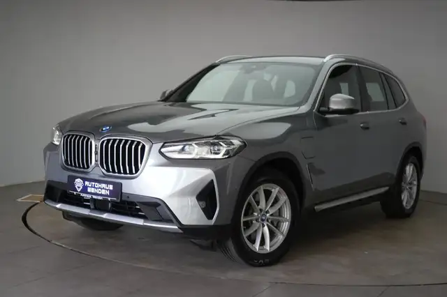 BMW X3 view 3
