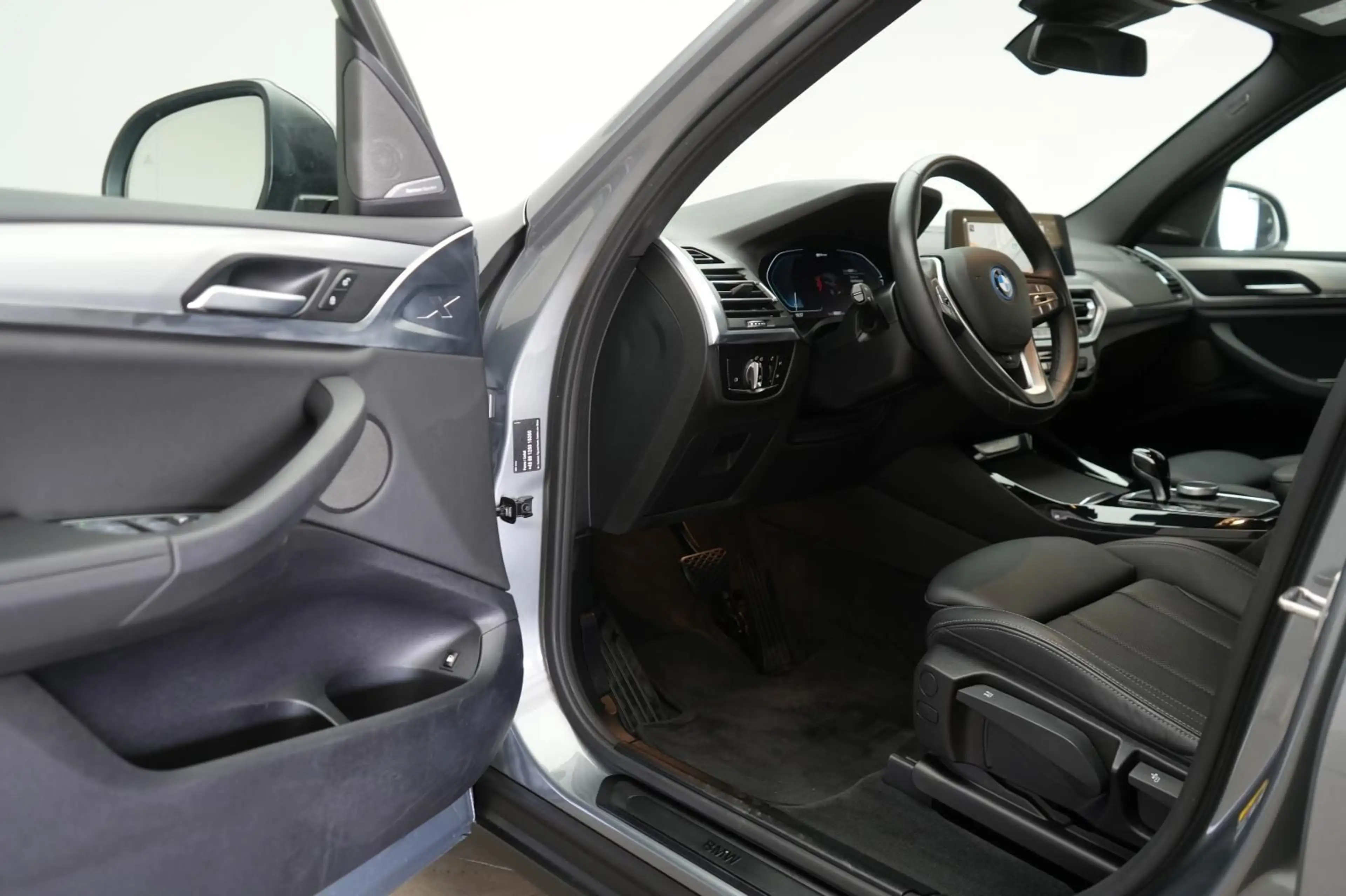 BMW X3 xDrive30e Leder/Kamera/Navi/LED — photo 13