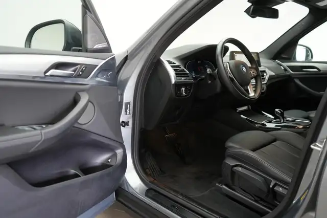 BMW X3 view 13