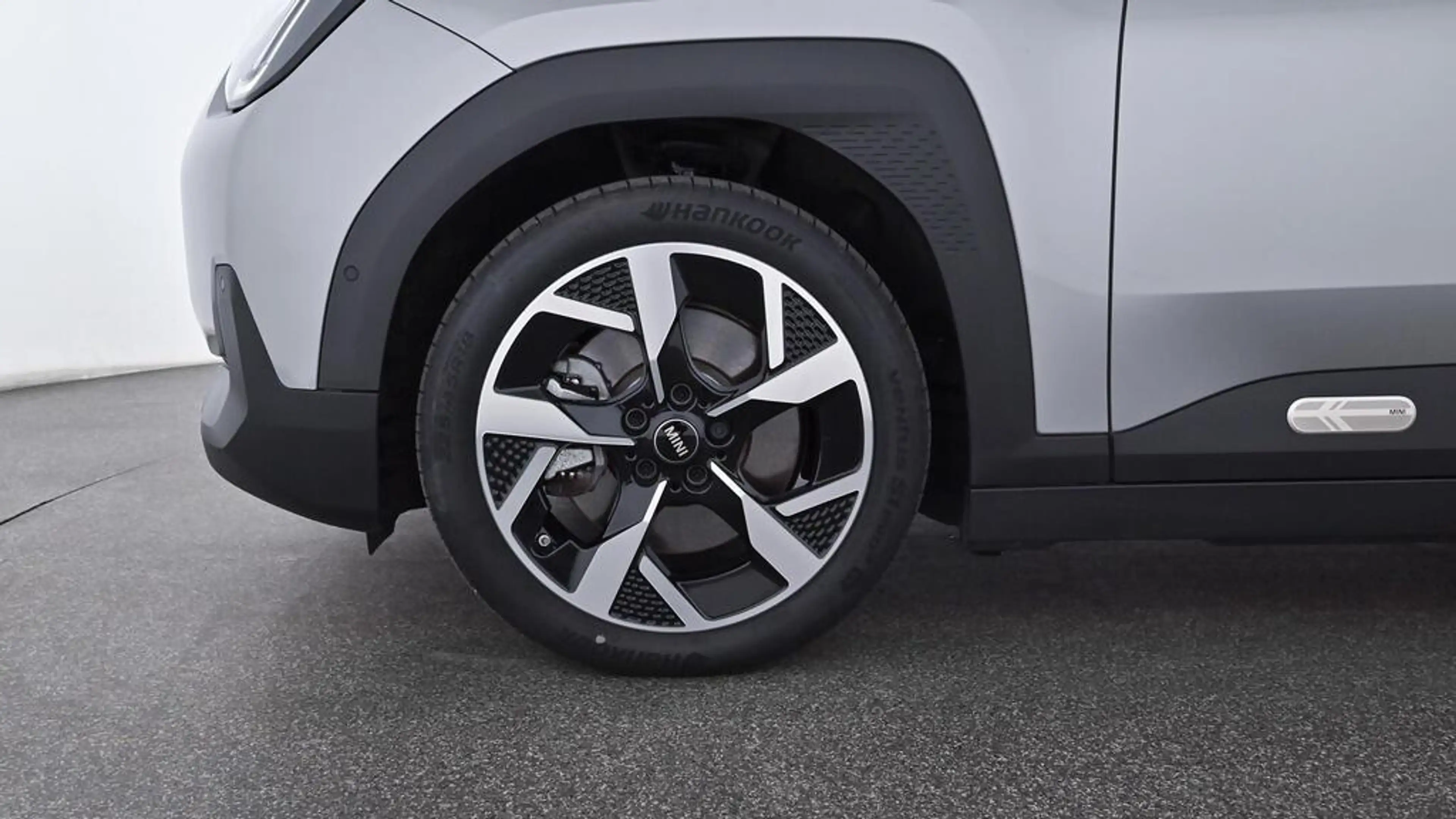 MINI Aceman Classic Trim — photo 10