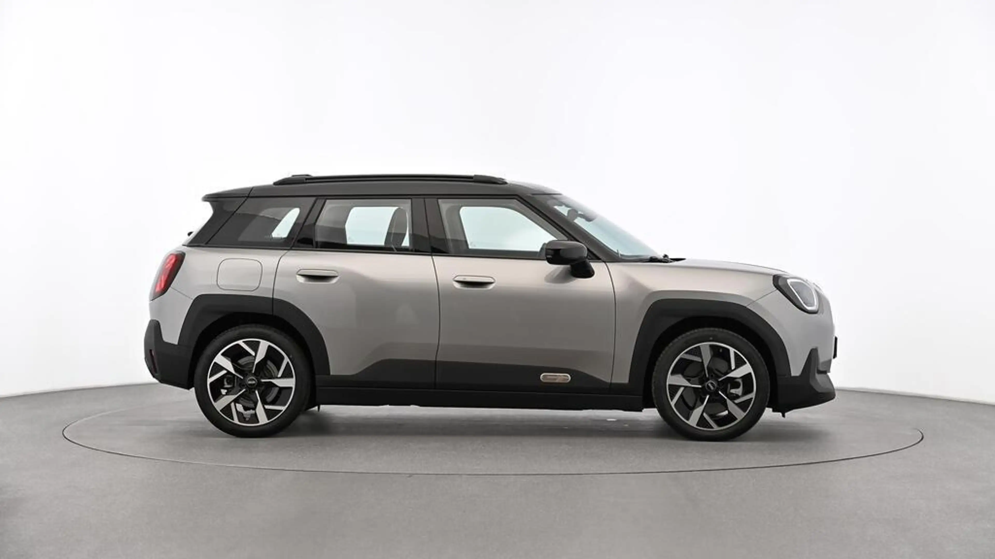 MINI Aceman Classic Trim — photo 3