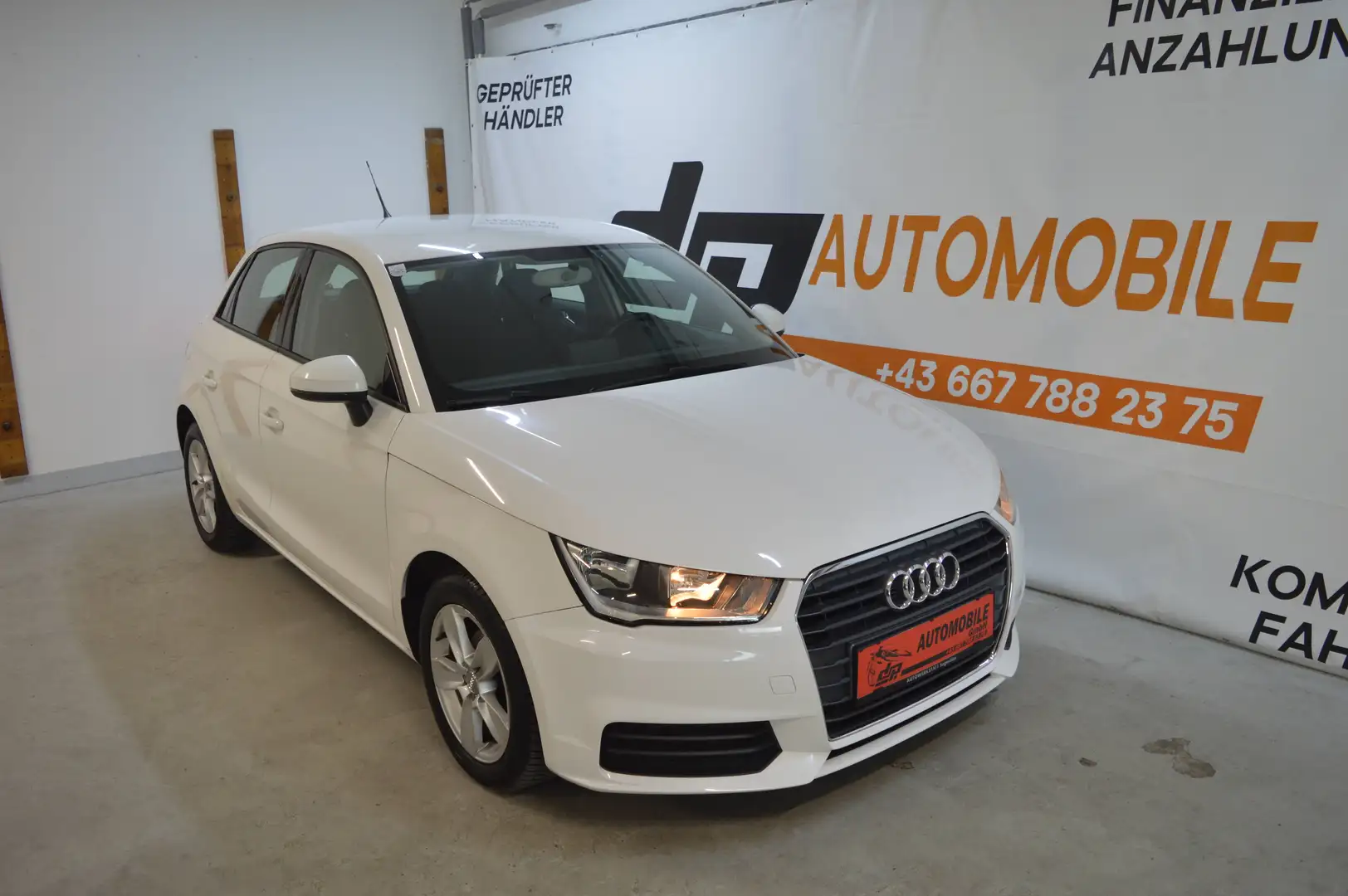 Audi A1 **2.Besitz**neues Pickerl**Serviceheft** Weiß - 1