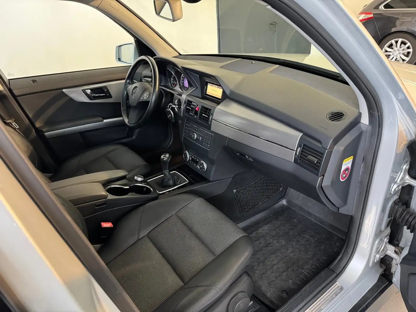 Mercedes-Benz GLK 200 CDI*SPORT-PAKET*PANO*T-LEDER*PDC*TEMPO* Silber - 2