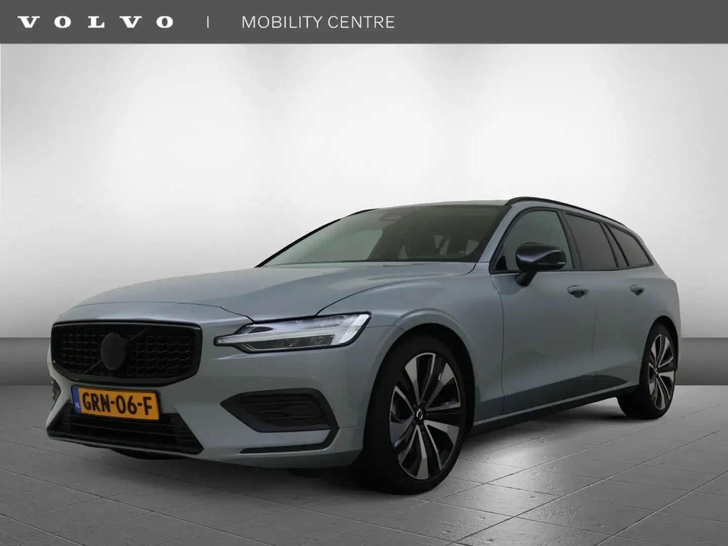 Volvo V60 B3 Essential | Dodehoekdetectie | Achteruitrijcame Grijs - 1