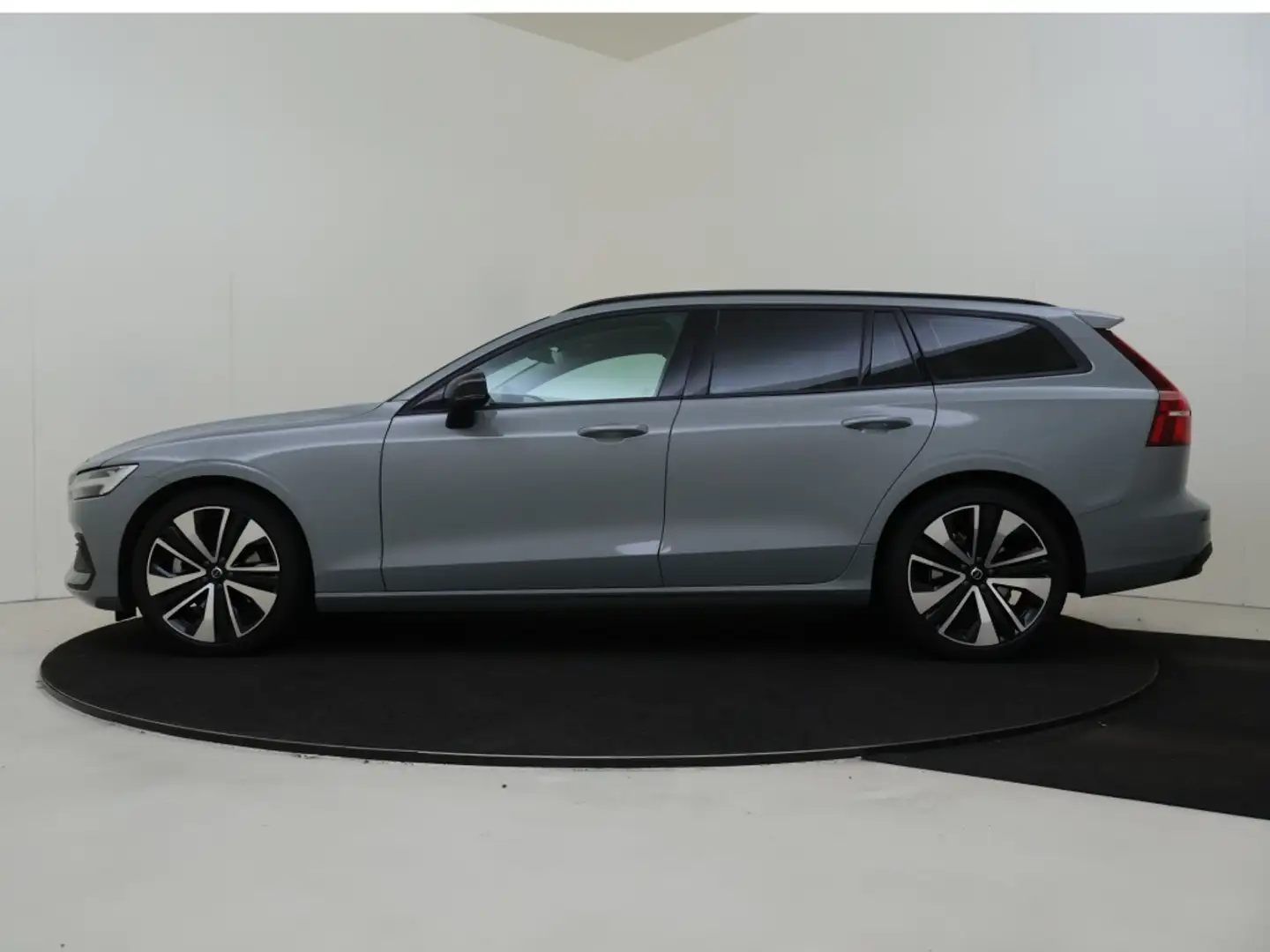 Volvo V60 B3 Essential | Dodehoekdetectie | Achteruitrijcame Grijs - 2
