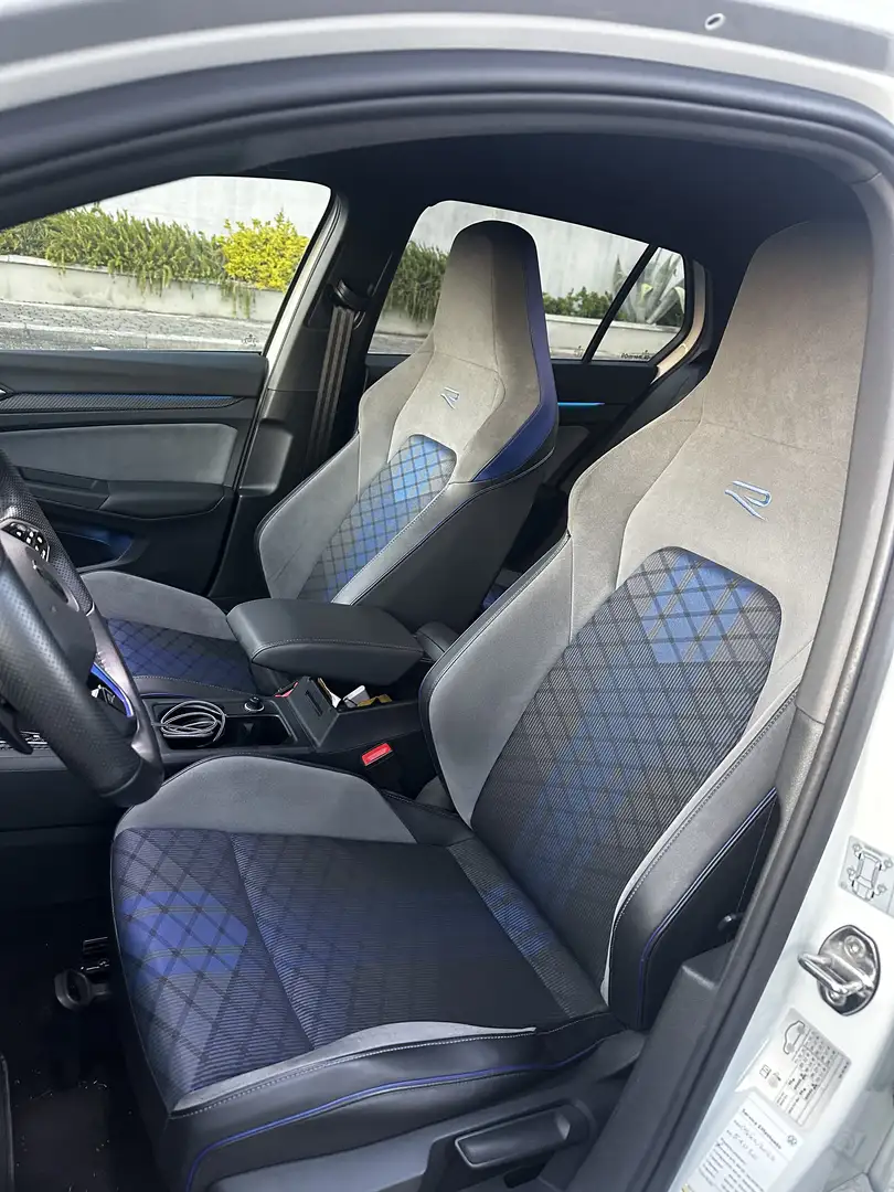 Volkswagen Golf R - 2