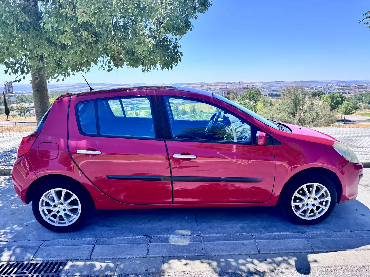 Renault Clio 1.2 16v Authentique - 2