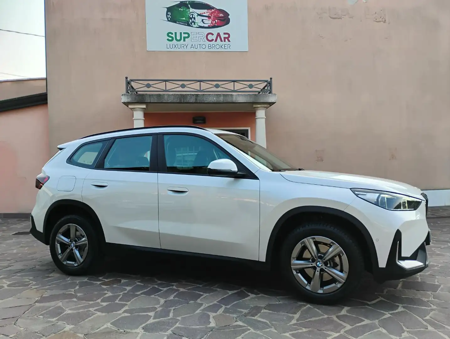 BMW X1 sDrive 18d Edition Essence Bianco - 2