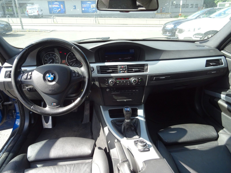 BMW 328 xi e91 N52 M-Paket X-Drive Panorama Keyless — photo 11