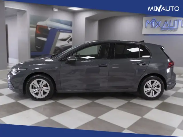 Volkswagen Golf view 3