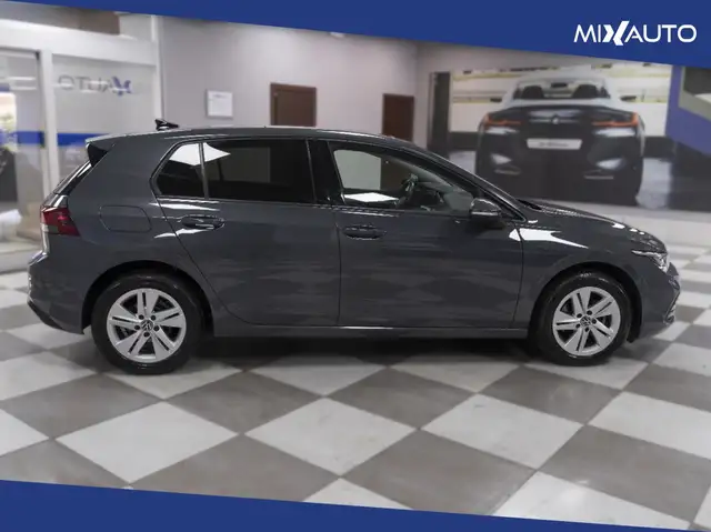 Volkswagen Golf view 5