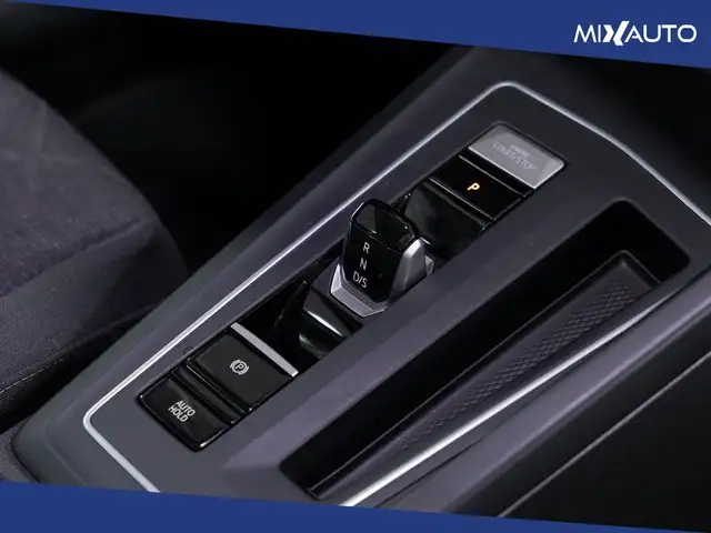 Volkswagen Golf view 12