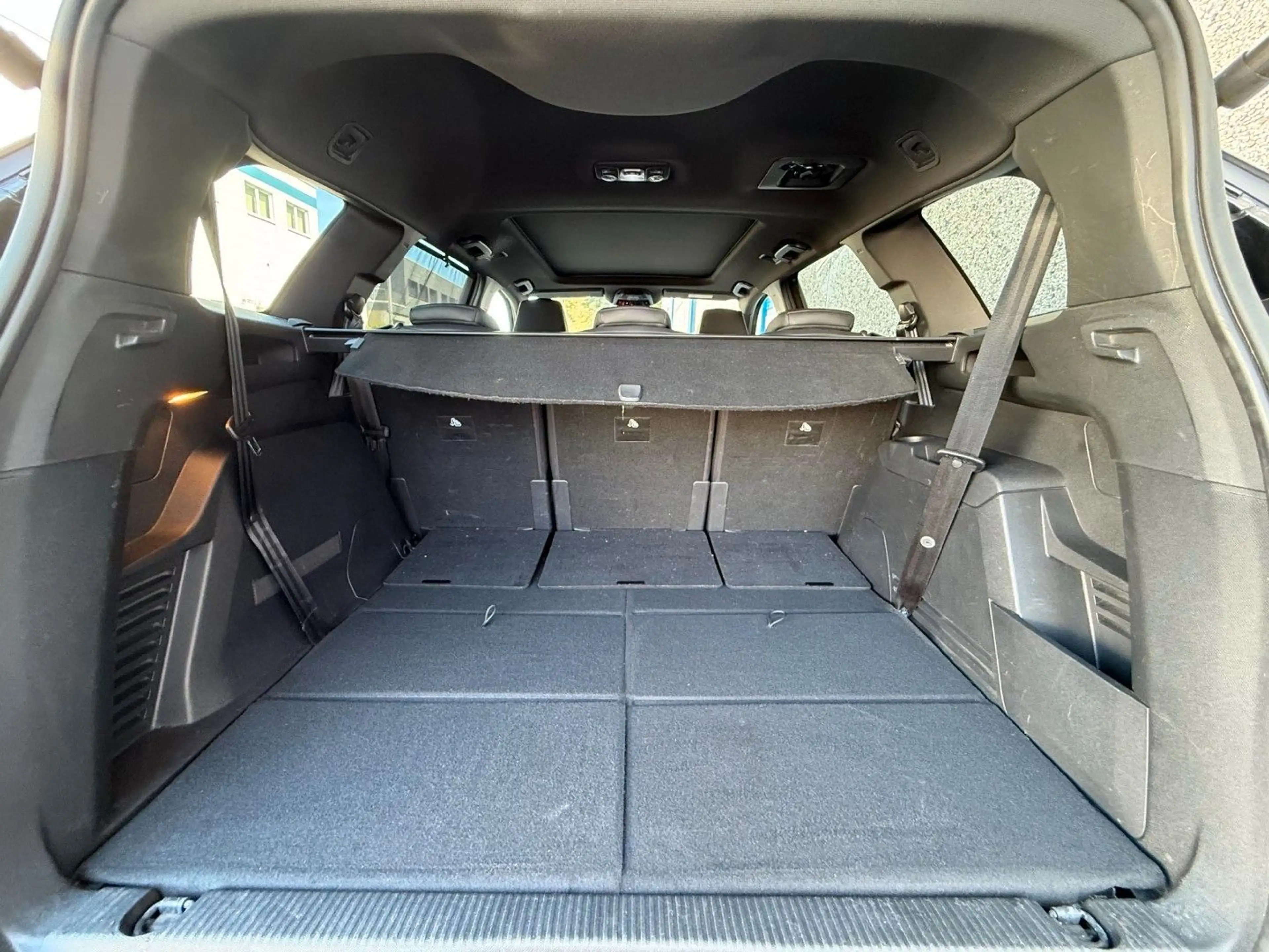 Peugeot 5008 PureTech 130 EAT8 GT Pano 360Kam AHK Leder — photo 11