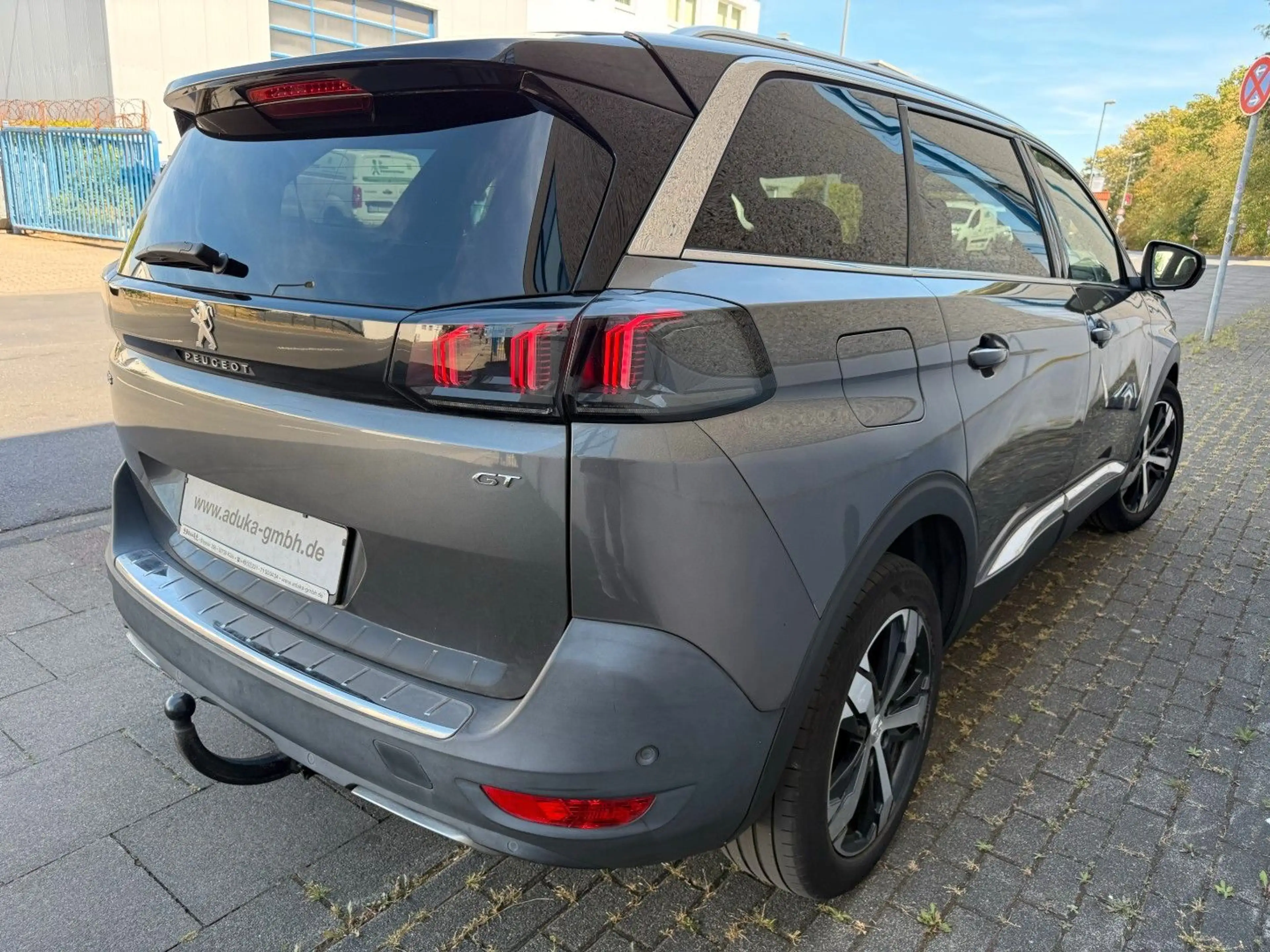 Peugeot 5008 PureTech 130 EAT8 GT Pano 360Kam AHK Leder — photo 8