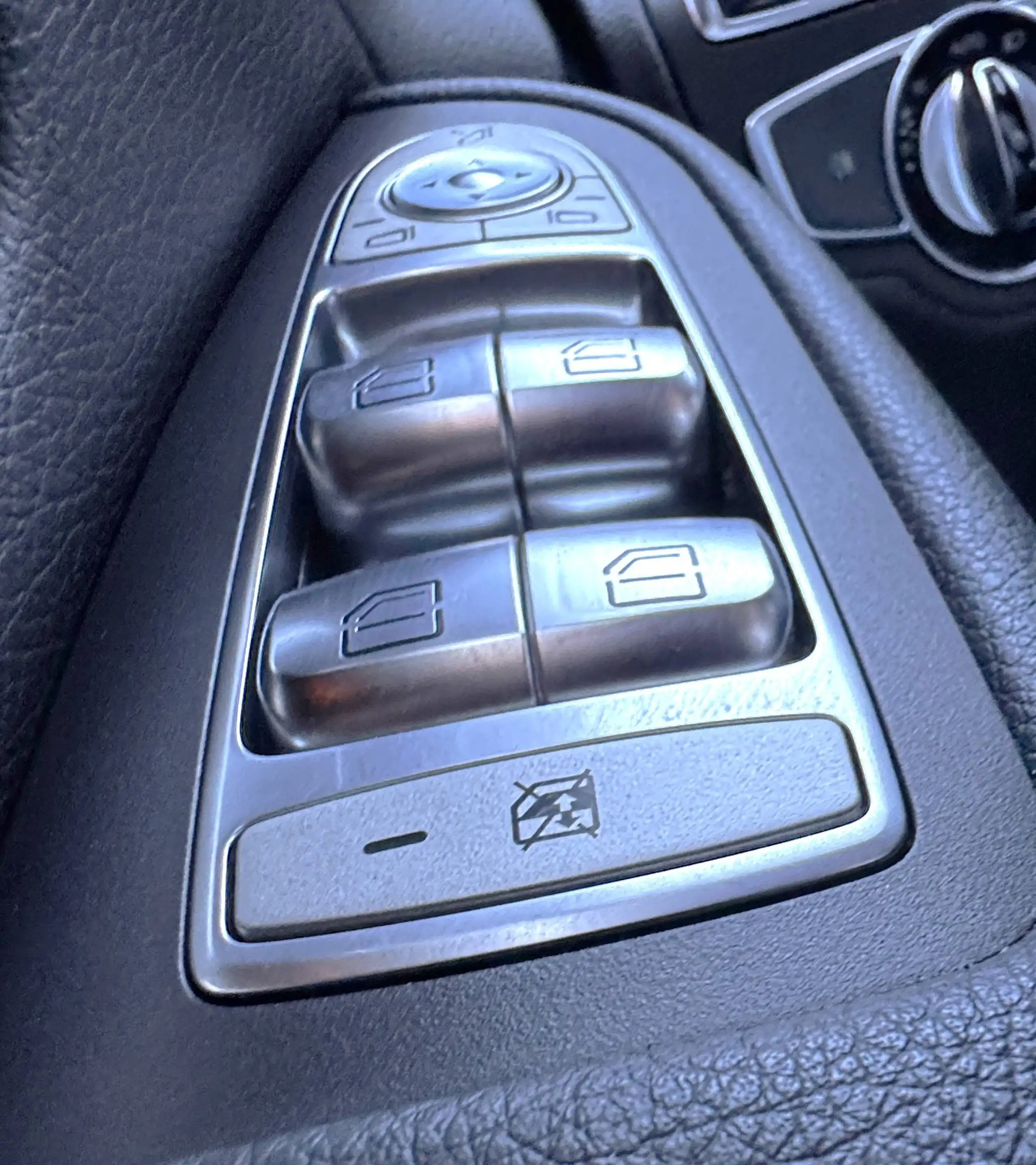 Mercedes-Benz GLC 250 d 4Matic Airmatic DC 360°Kamera AMG — photo 33