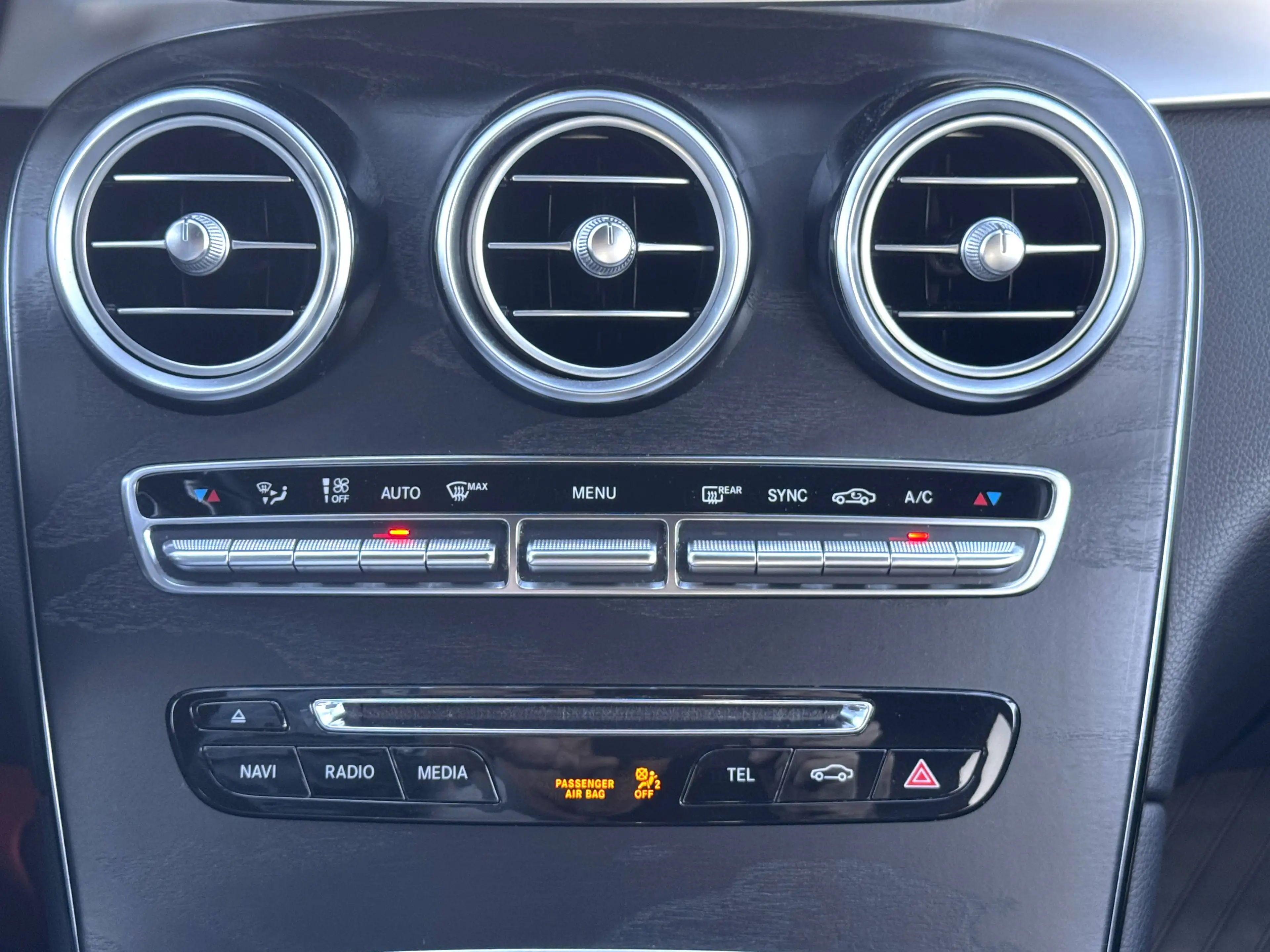 Mercedes-Benz GLC 250 d 4Matic Airmatic DC 360°Kamera AMG — photo 30
