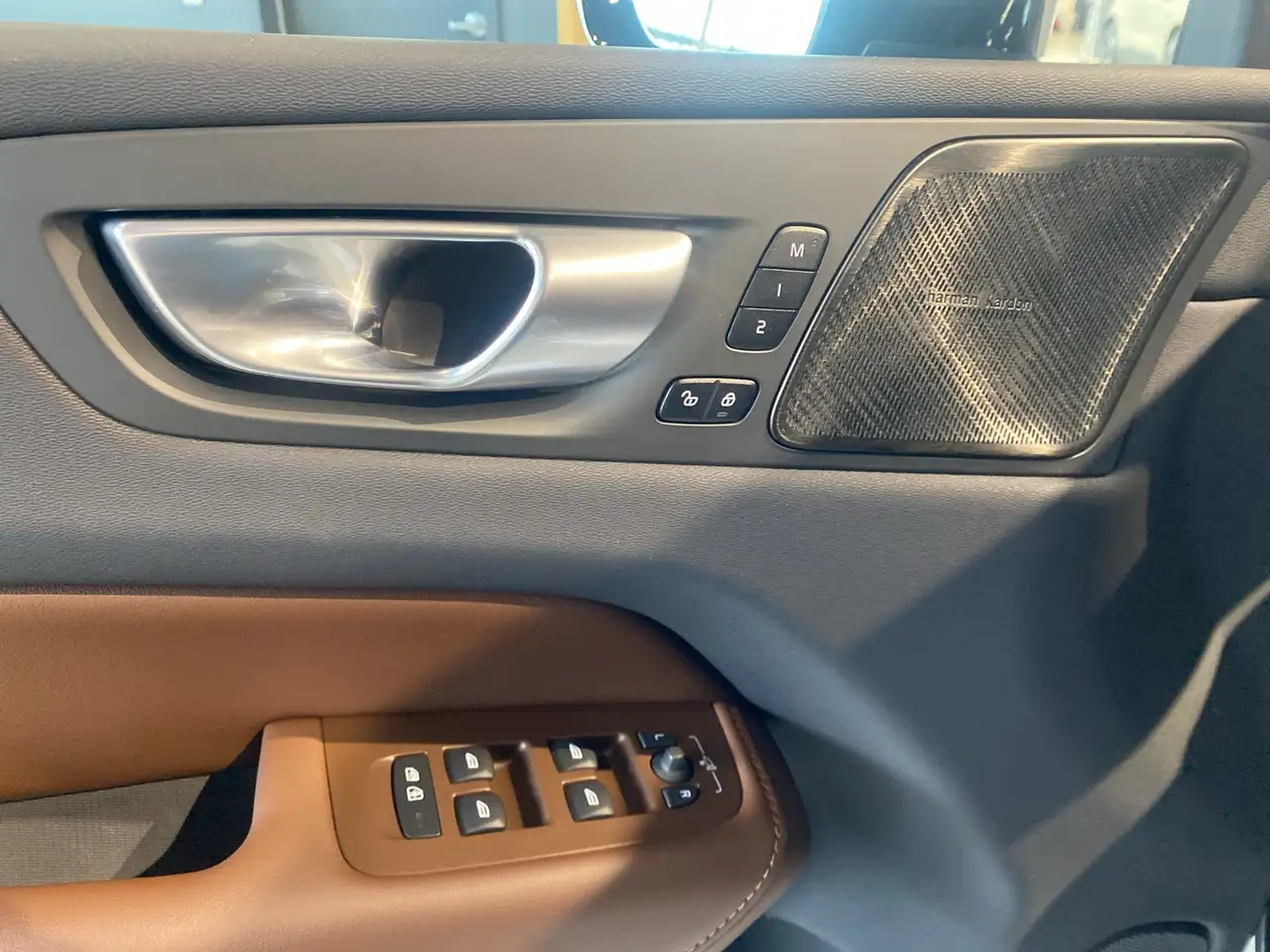 Volvo XC60 снимка Volvo XC60