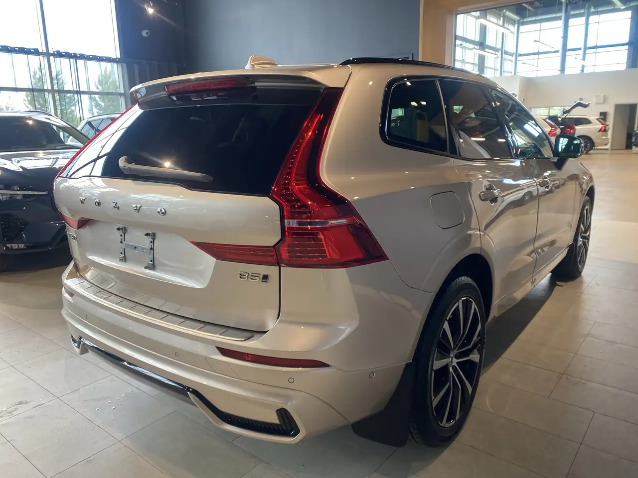 Volvo XC60 снимка Volvo XC60