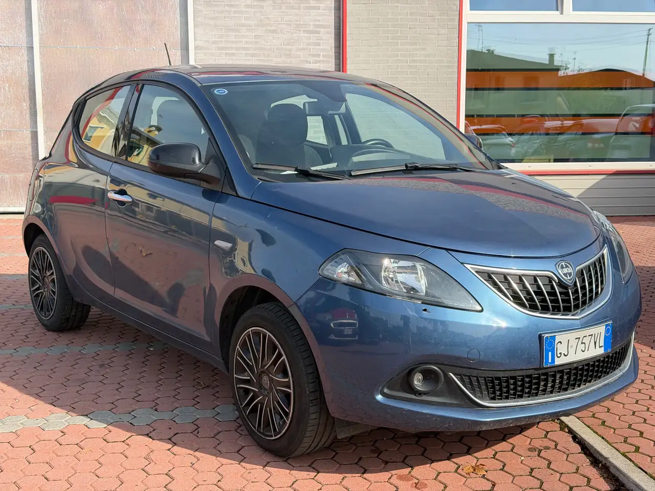 Lancia Ypsilon