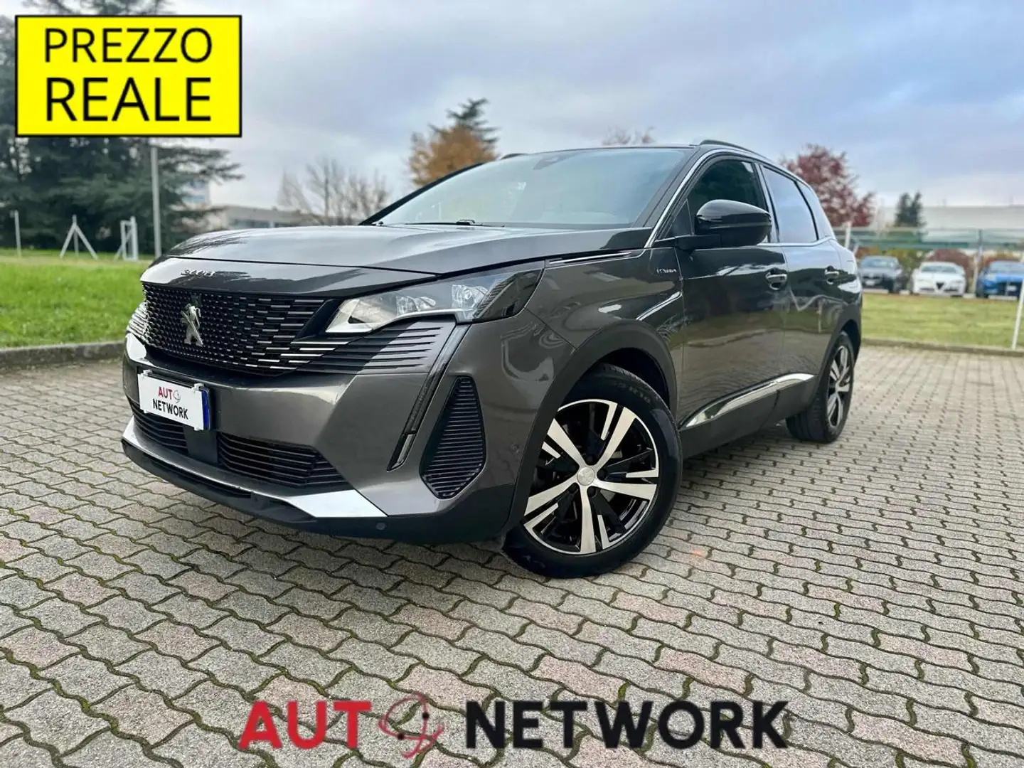 Peugeot 3008 Hybrid4 300 e-EAT8 GT Grau - 1