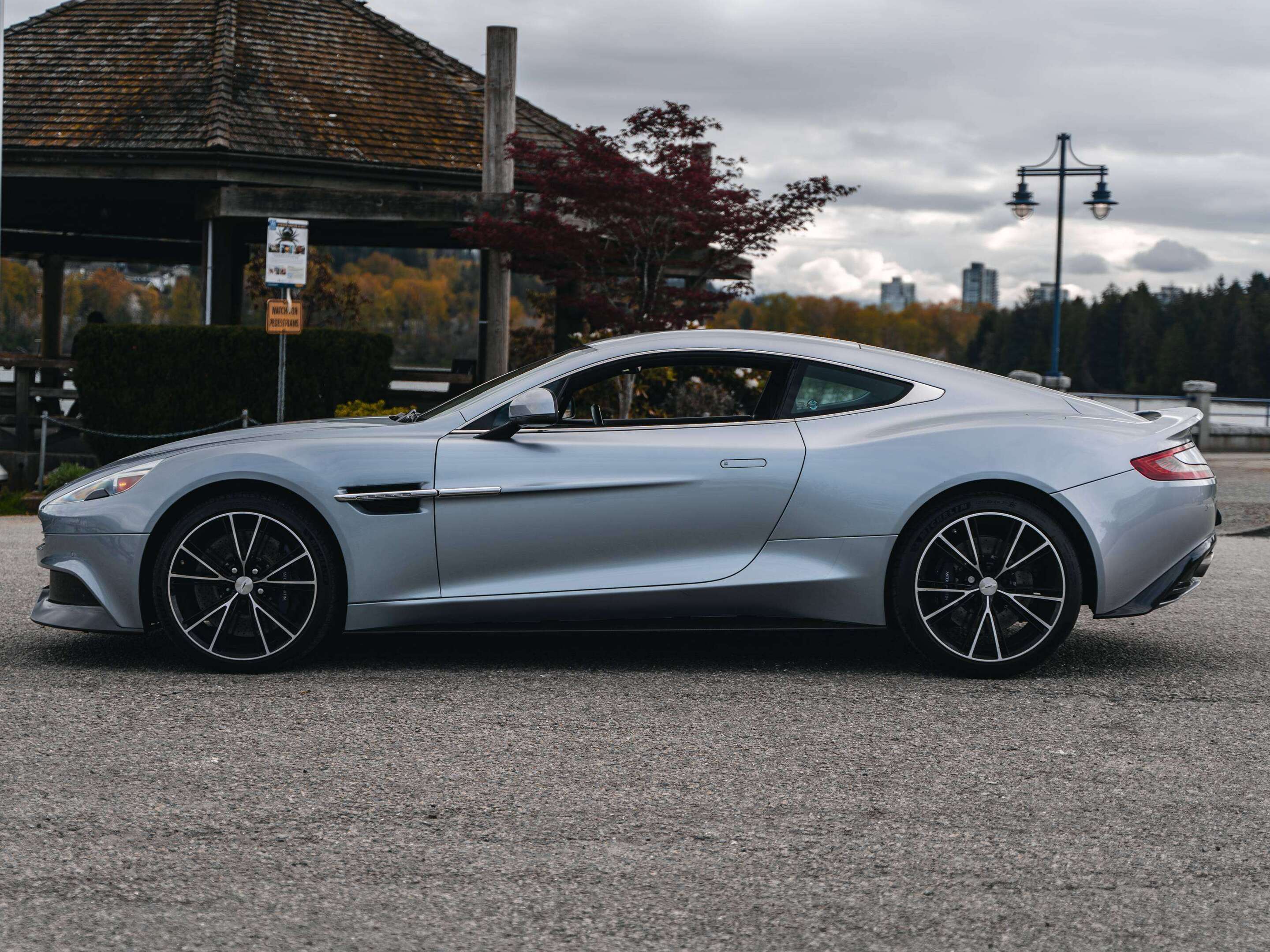 2014 Aston Martin Vanquish Coupe