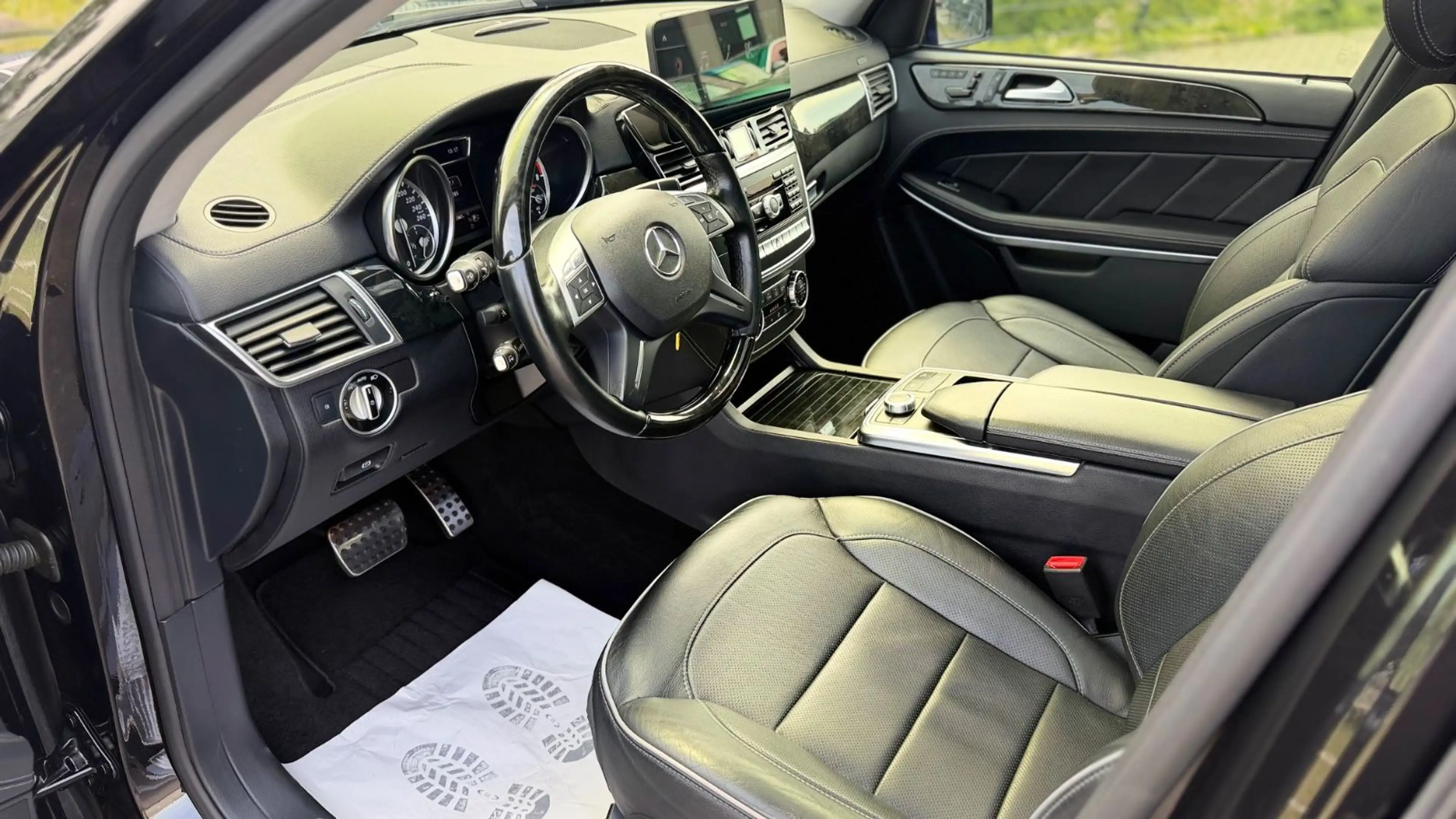 Mercedes-Benz GL 500 GL-500 4Matic Navi+Camera/Panorama/2xDVD/AHK/22Z — photo 15