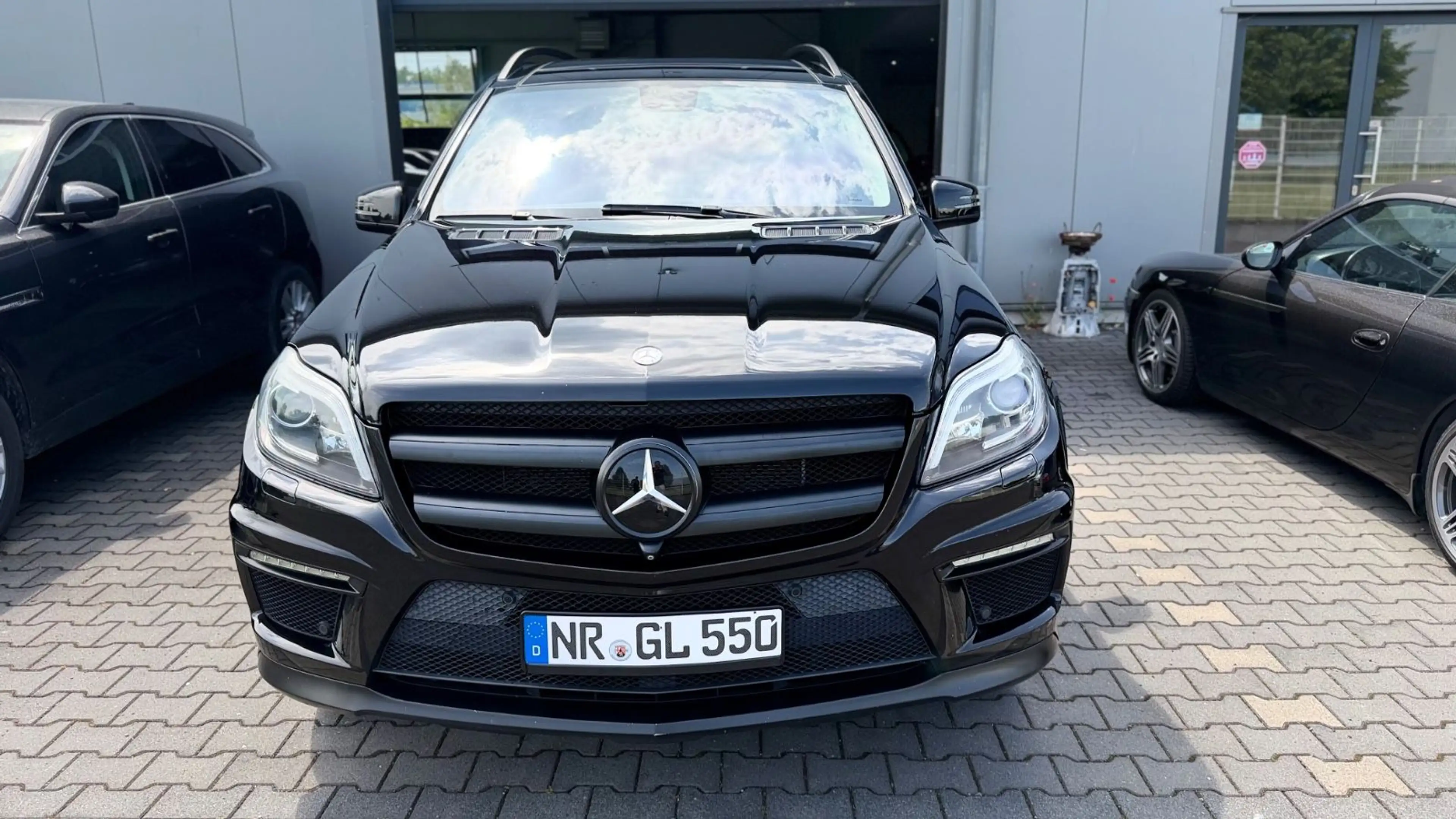 Mercedes-Benz GL 500 GL-500 4Matic Navi+Camera/Panorama/2xDVD/AHK/22Z — photo 4