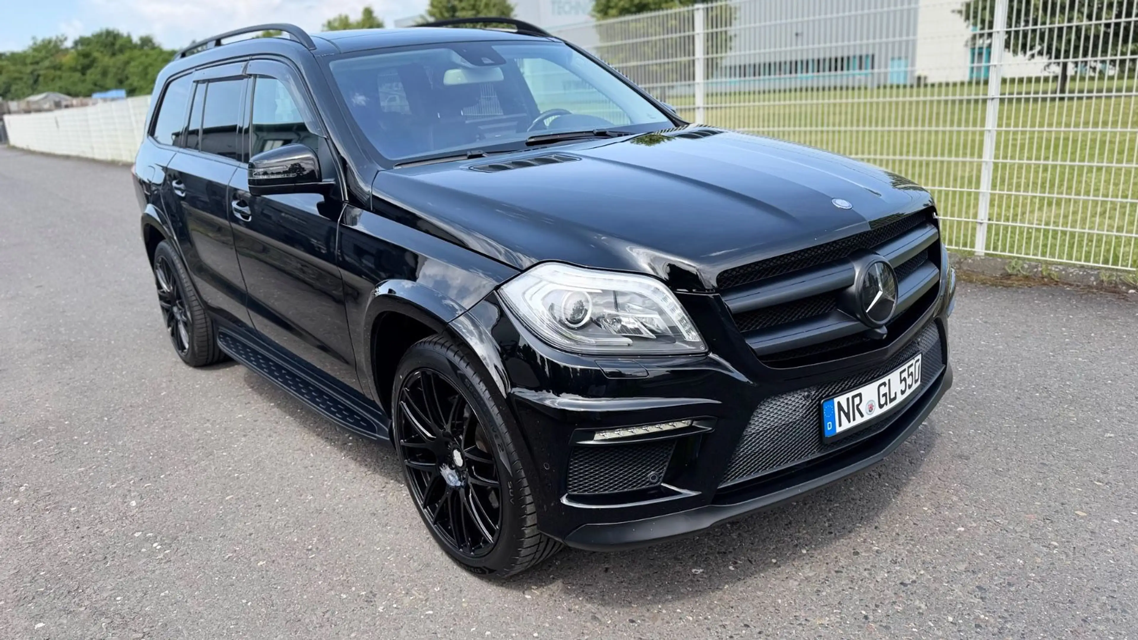 Mercedes-Benz GL 500 GL-500 4Matic Navi+Camera/Panorama/2xDVD/AHK/22Z — photo 14