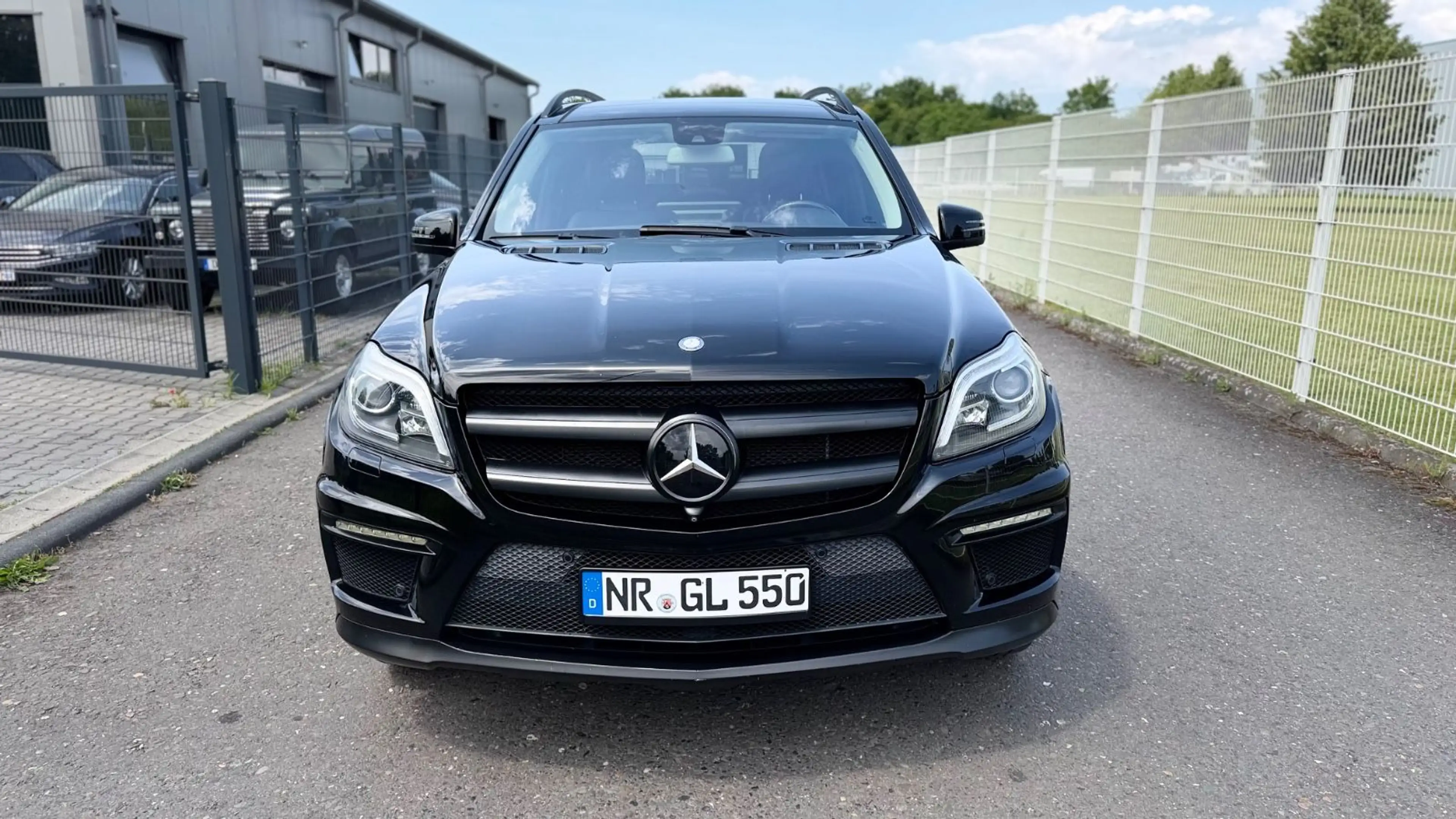 Mercedes-Benz GL 500 GL-500 4Matic Navi+Camera/Panorama/2xDVD/AHK/22Z — photo 12